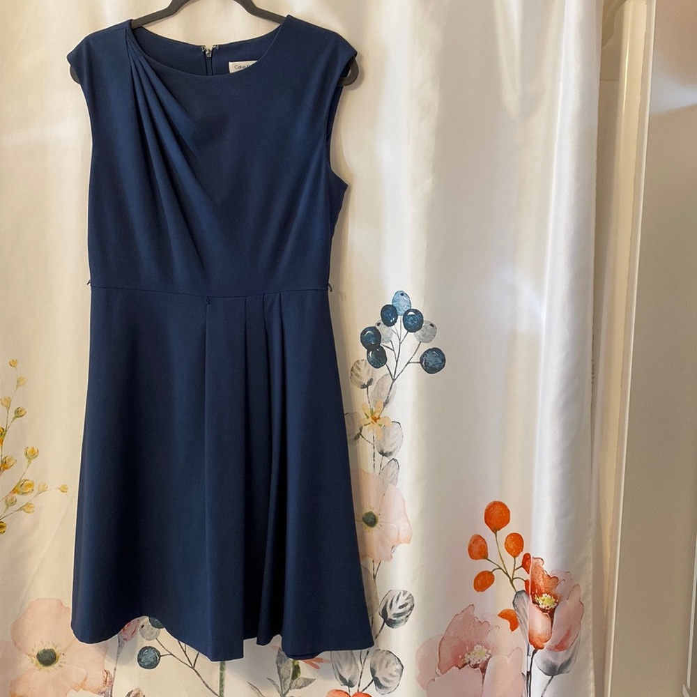 Calvin Klein dress 👗 size 10 RePoshng
Has belt loops,  but comes without belt.